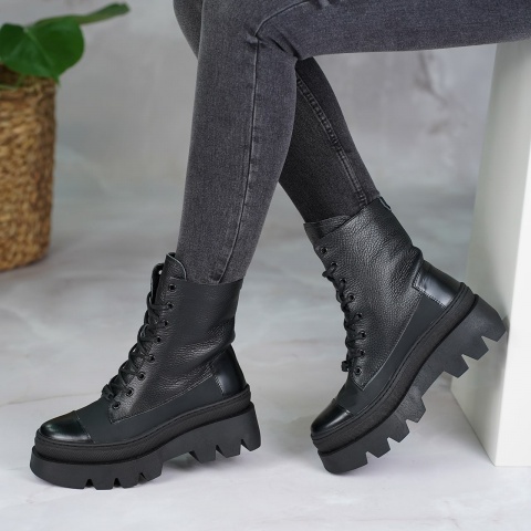 Czarne skórzane sznurowane botki 295B