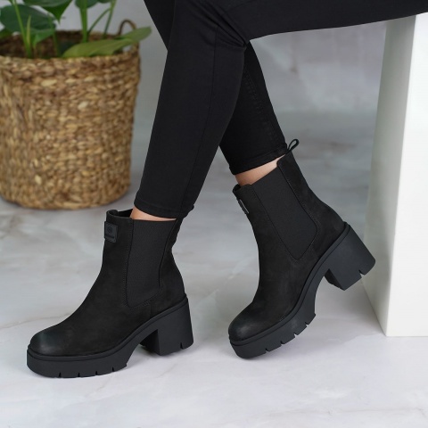 Czarne botki z nubuku za kostkę 236S