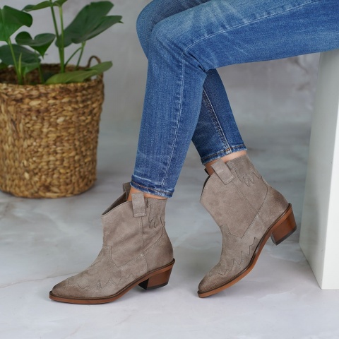 Kawowe welurowe botki kowbojki 221A