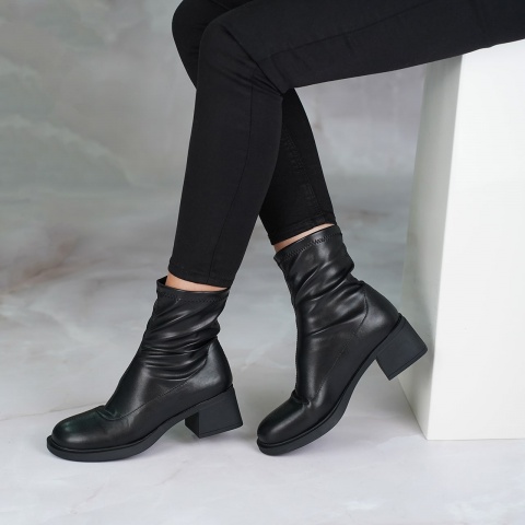 Czarne wsuwane botki BARUETTE KC4496