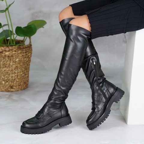 Czarne kozaki na grubej podeszwie VR8184/01