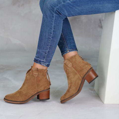 Kawowe welurowe botki na obcasie o kształcie klocka zamkiem na pięcie 274K