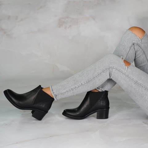 Czarne nubukowe botki