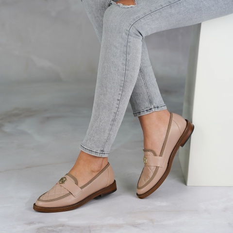 Beżowe skórzane półbuty z pikowaniem 44P