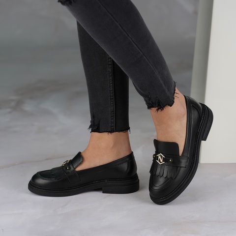 Czarne skórzane mokasyny 241R