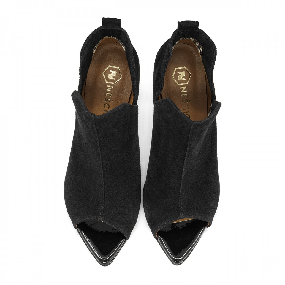 Czarne welurowe botki peep toe 121V