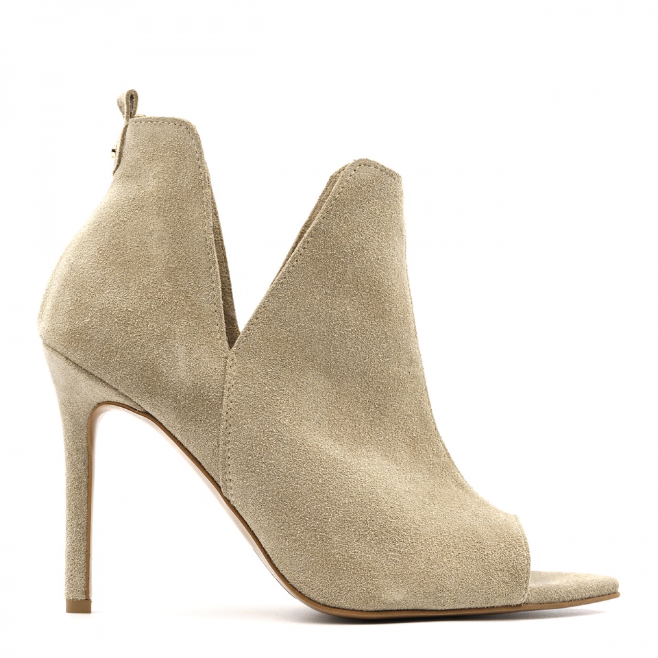 Beżowe welurowe botki peep toe 121V