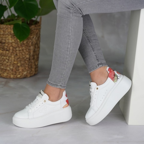 Białe sznurowane sneakersy 237T