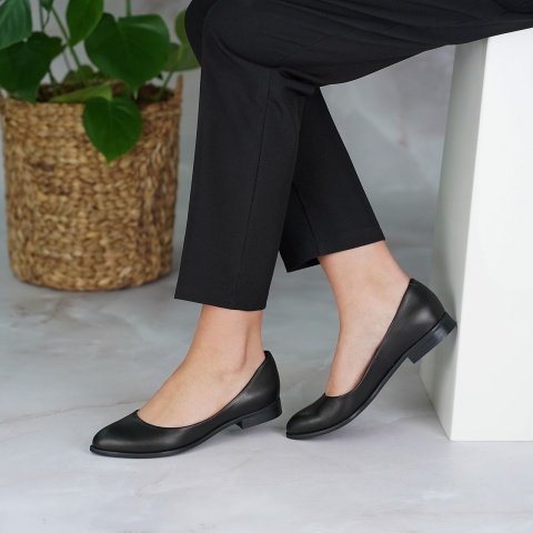 Czarne skórzane baleriny 297B