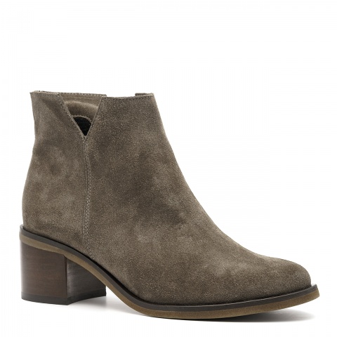 Kawowe welurowe botki na szerokim klocku 274D