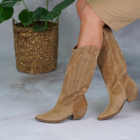 Karmelowe welurowe kozaki 5ADE0055423Z