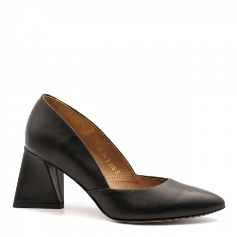 Czarne czółenka na trójkątnym obcasie 78S