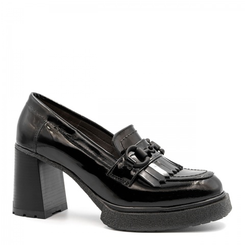 Czarne półbuty na masywnym obcasie 285F