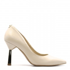 Beżowe czółenka na lustrzanej szpilce 231G