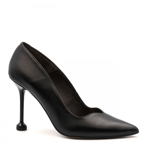 Czarne szpilki z szerokim flekiem 302C