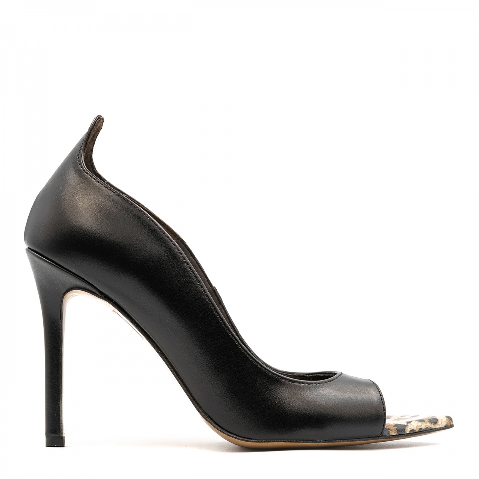 Czarne szpilki peep toe z panterą 121K