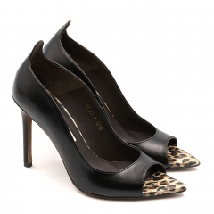 Czarne szpilki peep toe z panterą 121K