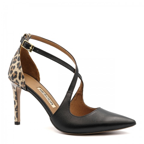 Czarne skórzane szpilki z paseczkami i ozdobną piętą 107E