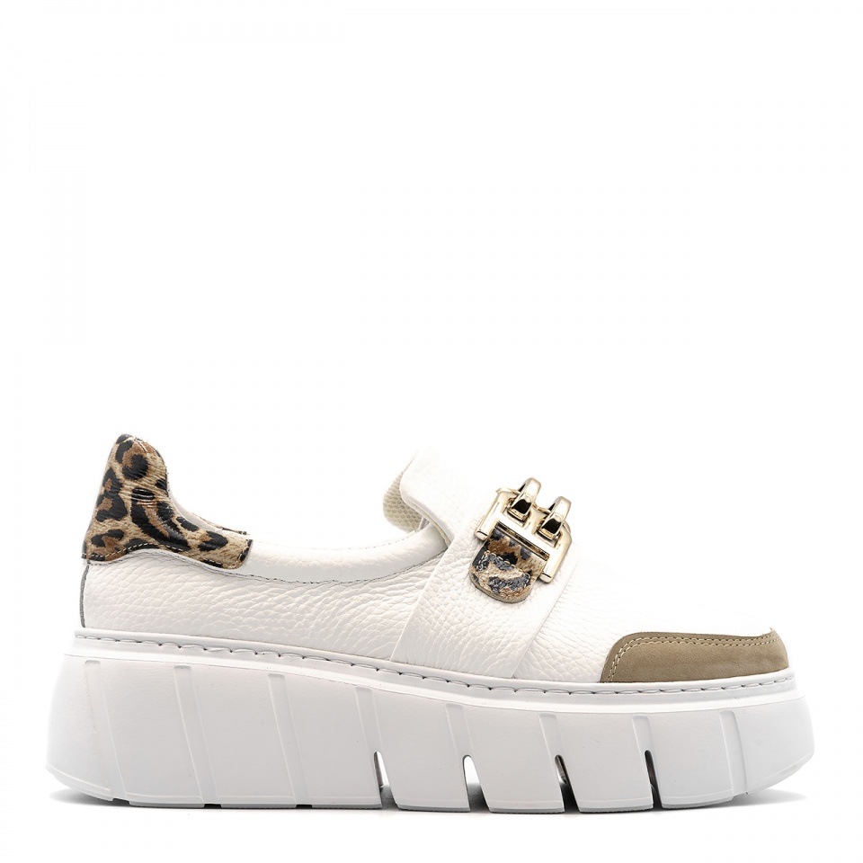Białe wsuwane sneakersy 295C
