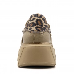 Beżowe wsuwane sneakersy 295C