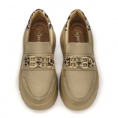 Beżowe wsuwane sneakersy 295C