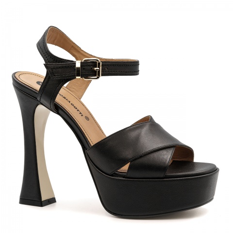 Czarne sandały 5ADVG22323L