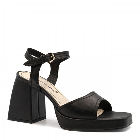 Czarne skórzane sandały 5ADD70591225L