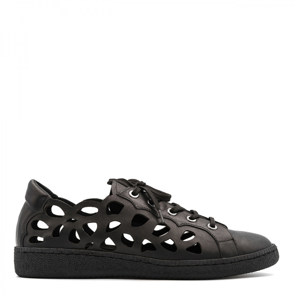Czarne ażurowe sneakersy 5AD2631421L