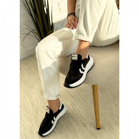 Czarno-białe sneakersy 256P