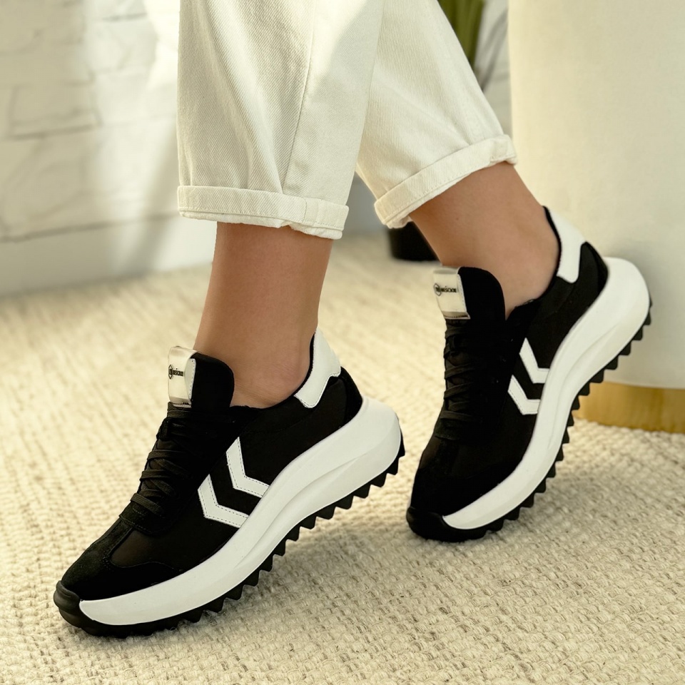Czarno-białe sneakersy 256P