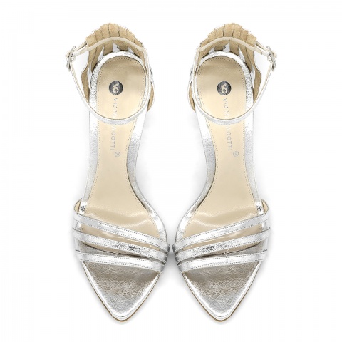 Srebrne sandały na szpilce 5AD001816125L