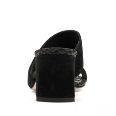 Czarne zamszowe klapki 5AD02692920L