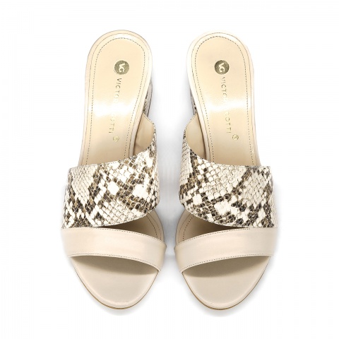 Beżowe skórzane klapki 5AD02692920L