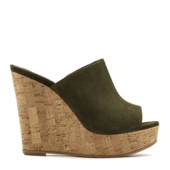Klapki khaki na koturnie 5ADST0181124L
