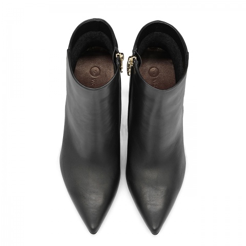 Czarne skórzane botki 5ADVG24323Z