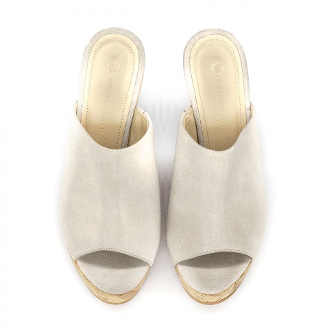 Beżowe klapki na koturnie 5ADST0181124L