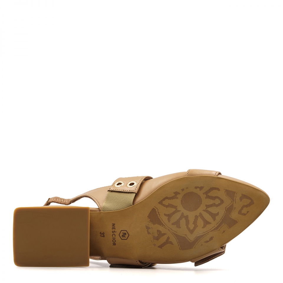Karmelowe skórzane półbuty slingback 253V