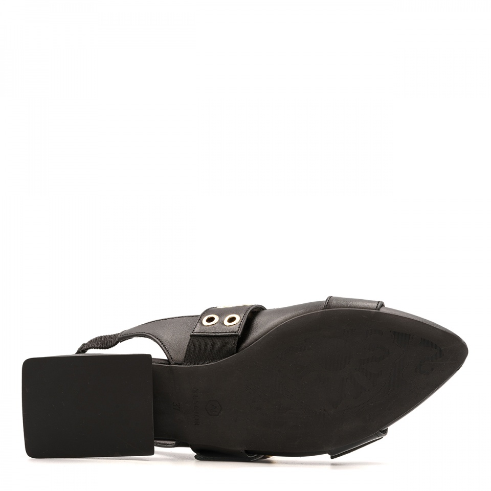 Czarne skórzane półbuty slingback 253V