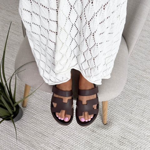 Ciemnobrązowe skórzane klapki 216G