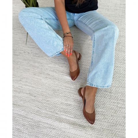 Koniakowe skórzane półbuty bez pięty 297V