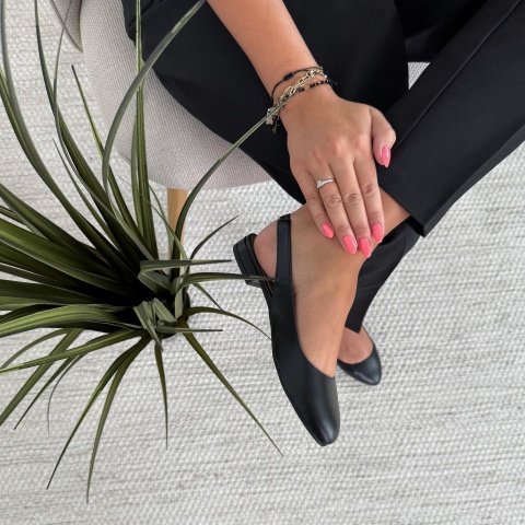 Czarne skórzane półbuty bez pięty 297V