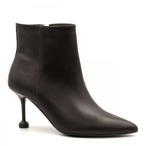 Czekoladowe botki z szerokim flekiem 303B