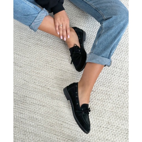 Czarne welurowe półbuty ze sznurowaniem 44R