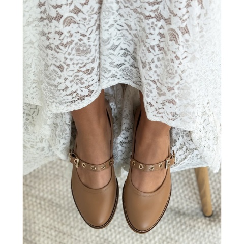 Karmelowe skórzane półbuty z paskiem 207Z