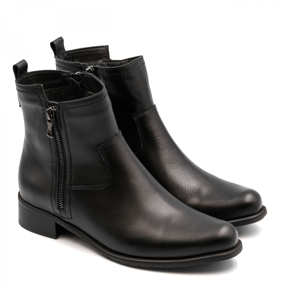 Czarne skórzane botki 7SM8027A