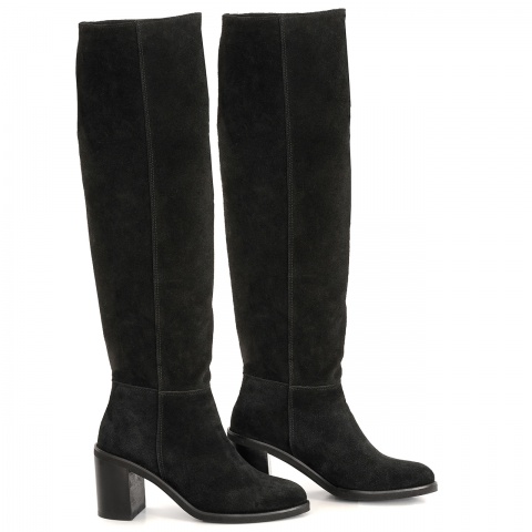 Czarne welurowe kozaki z luźną cholewką 296K