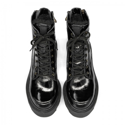 Czarne botki z ukośnym zamkiem 7SM4366A