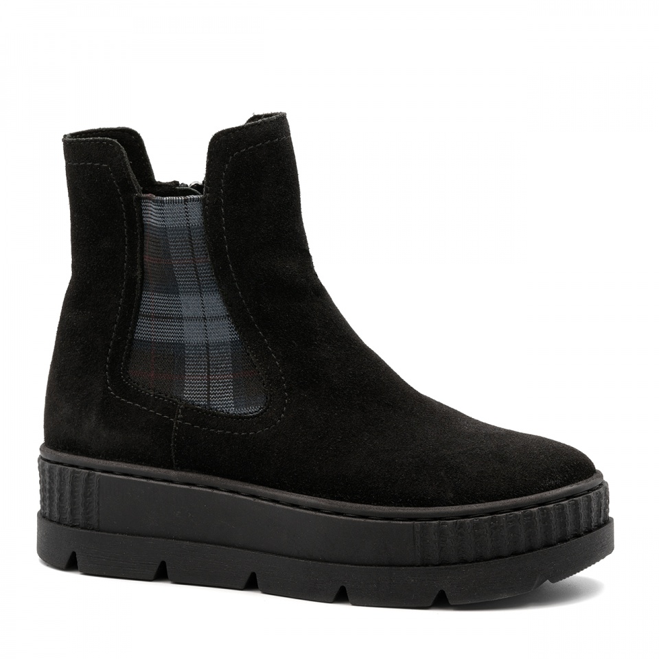 Czarne welurowe sportowe botki 7SM6336A