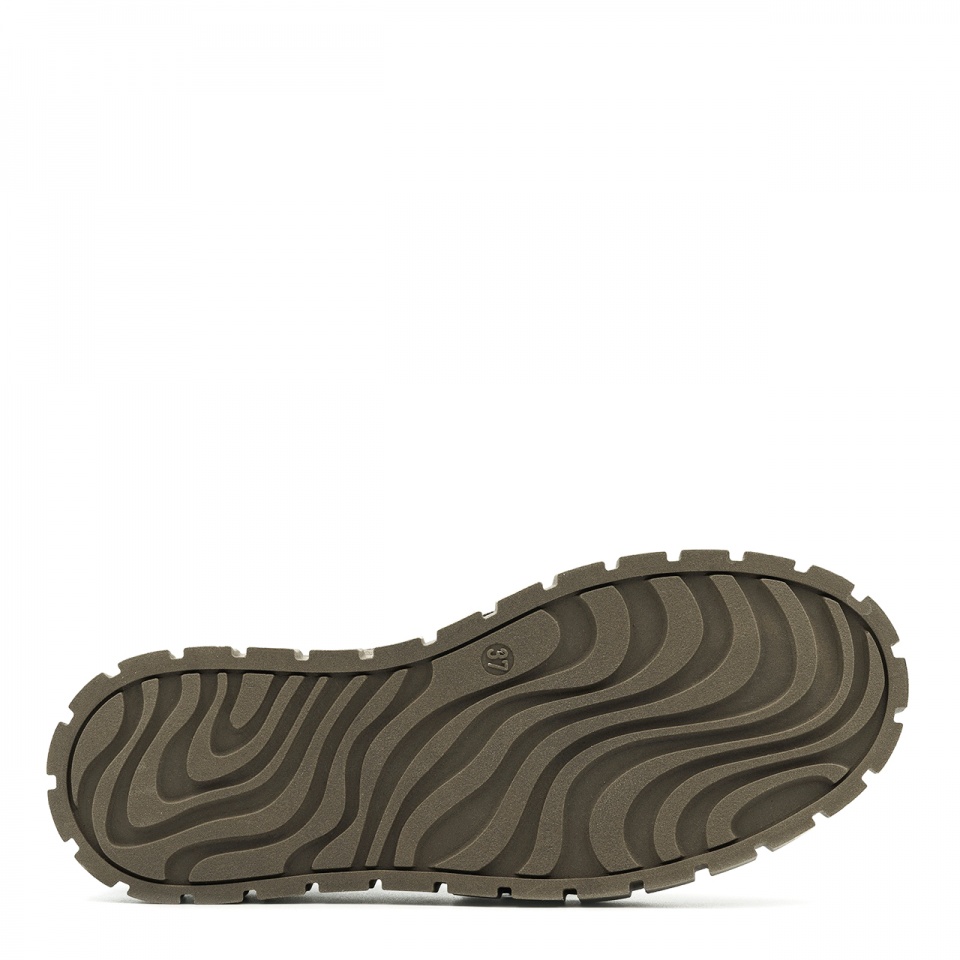 Kawowe wsuwane półbuty w sportowym stylu 237F