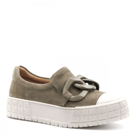 Kawowe sneakersy z łańcuchem 243F